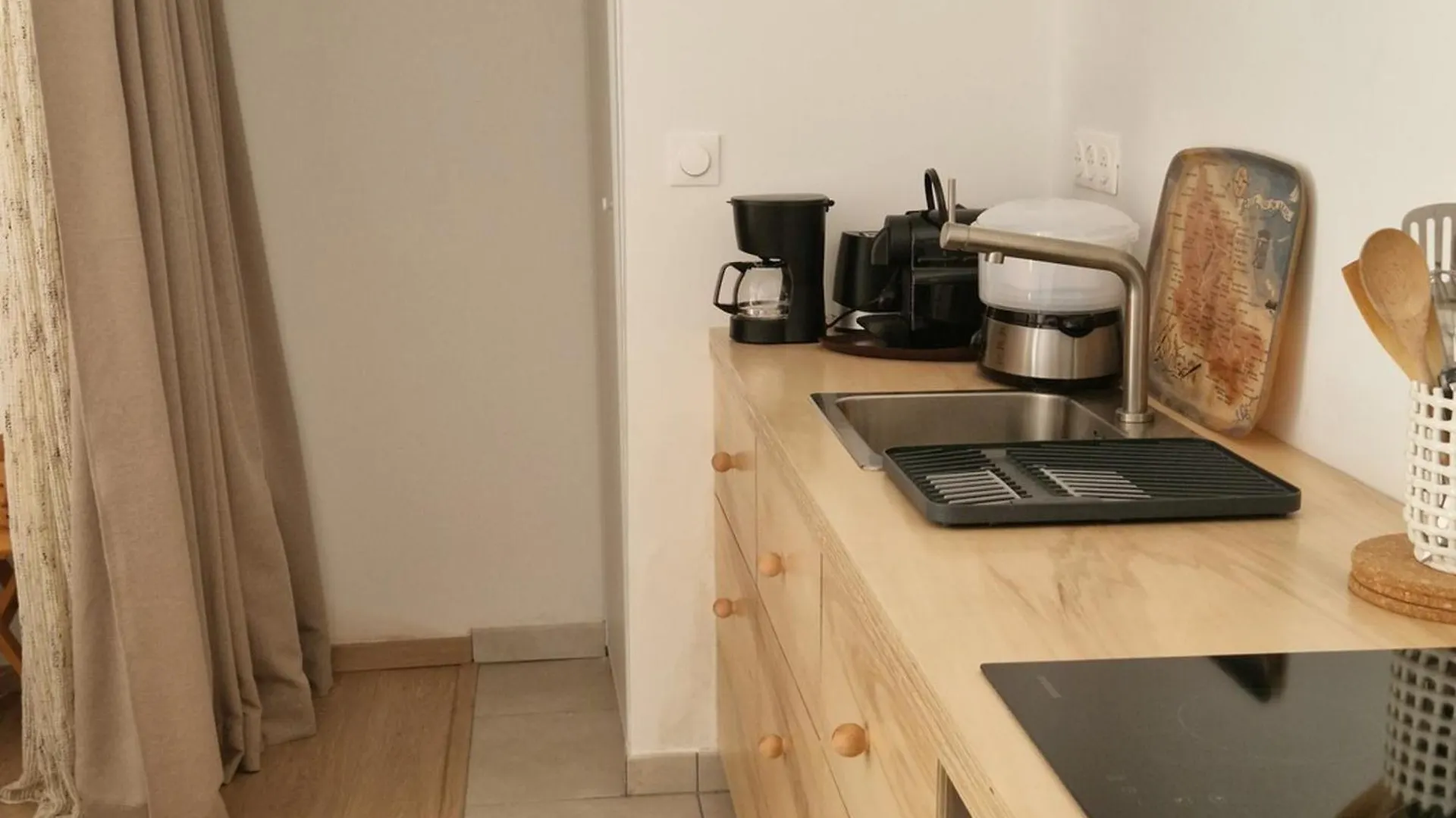 Studio Neuf Avec Terrasse Et Jardin Au Coeur De Le Palais - Fr-1-418-260