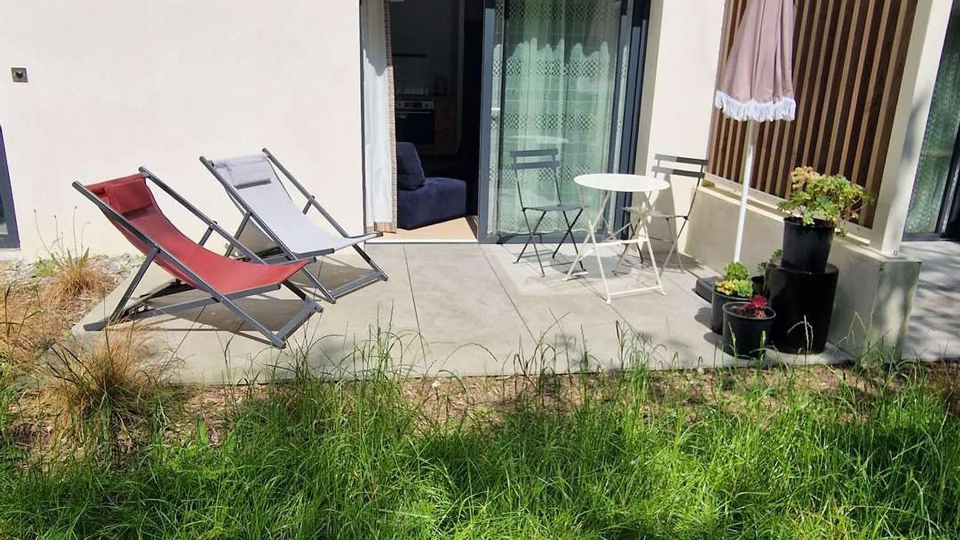 Studio Neuf Avec Terrasse Et Jardin Au Coeur De Le Palais - Fr-1-418-260 0*,